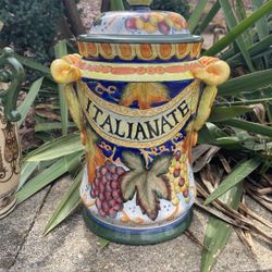 Italianate Vintage Collectible 