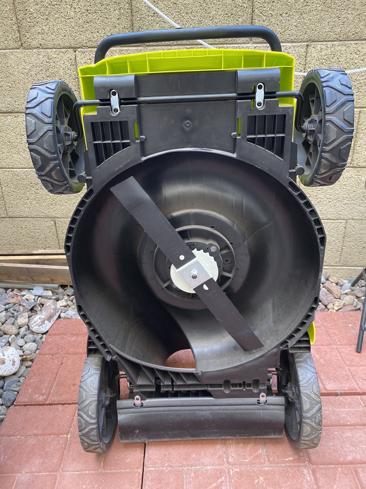 Ryobi 20” 40V Lithium walk-behind Push Mower w/ battery and charger