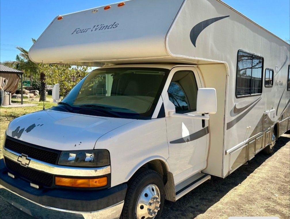 2005 Chevy Four Winds 5000
