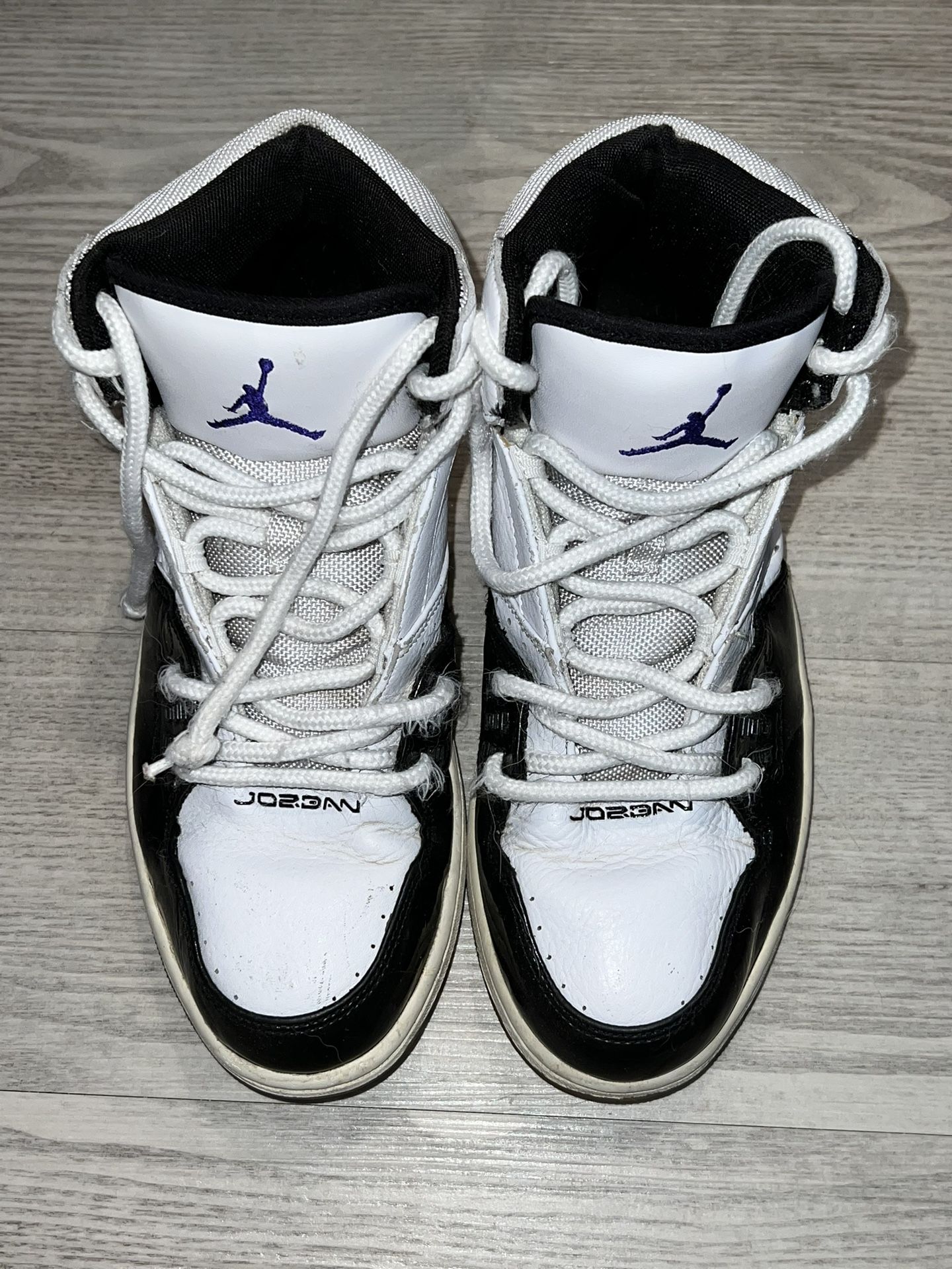 Men’s Size 10 retro Jordan’s