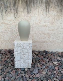 Large Ivory Ceramic 2001 Haeger Vase 