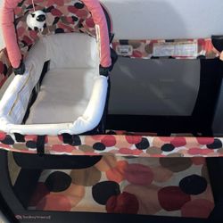 Girls Pack N play Polka dot 