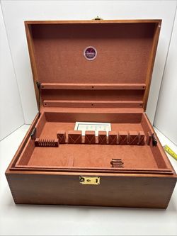 Vintage Naken's Tarnish Proof Wooden Silverware Flatware Chest Storage Box with lock and 2 keys 17x 12.5 x 7