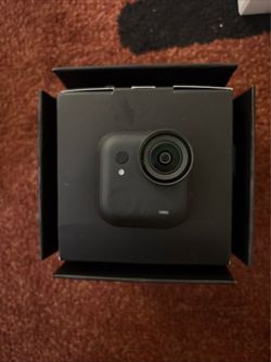 Insta 360 go ultra (extra accessories included)