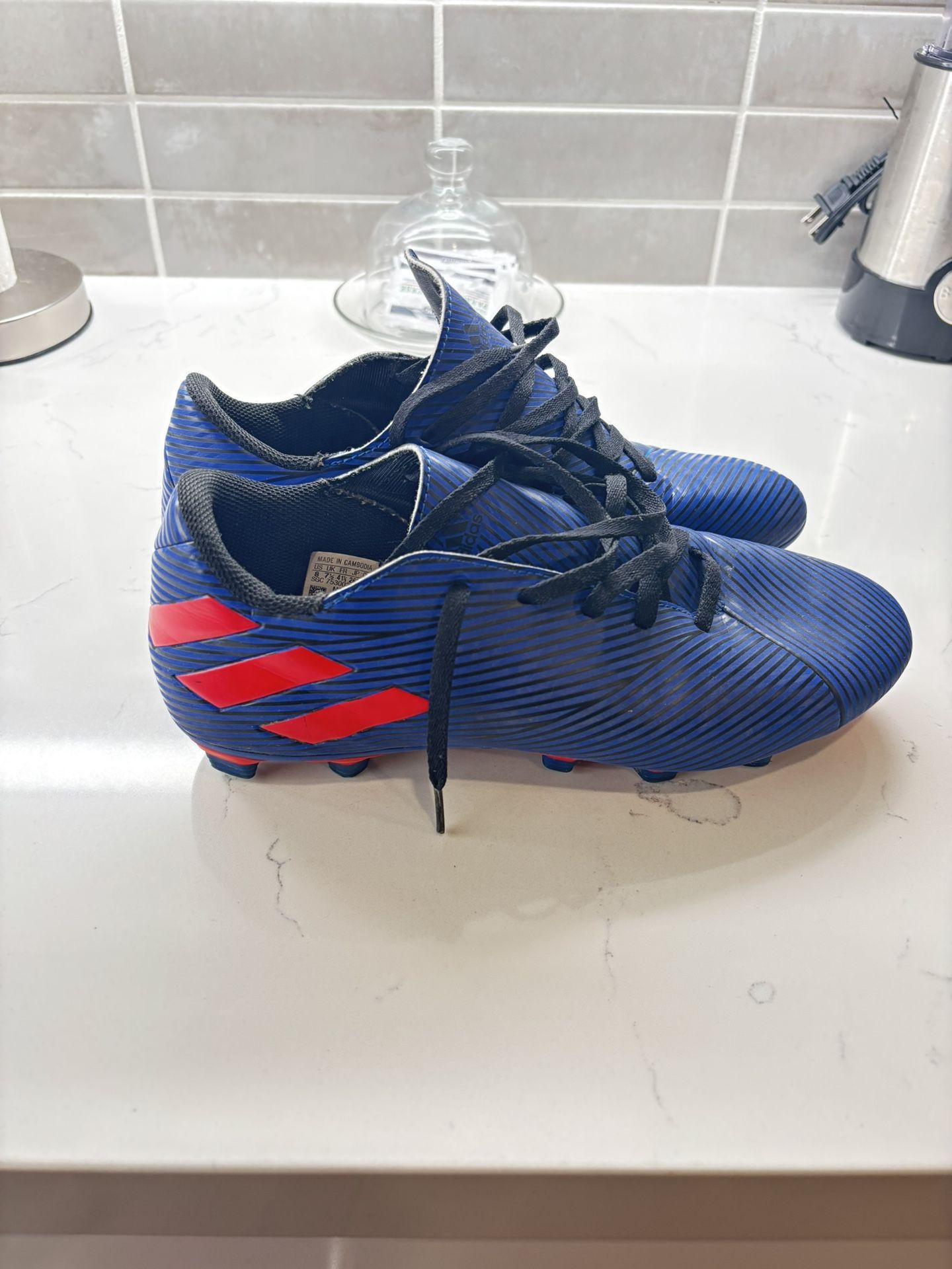 ADIDAS Messi Size 8 Men’s. $20