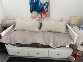 IKEA day bed pullout