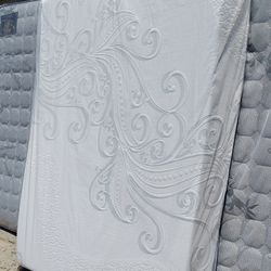 Mattresses 10" Brand New Queen Size Bed  Memory Foam Mattress Only || Colchon Queen de Esponja Memory Nuevo Colchones