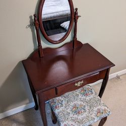 Vanity With Mirror And Bench Seat