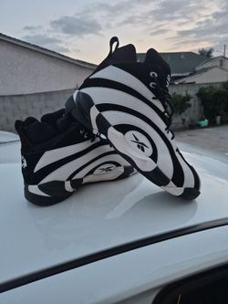 Reebok Shaqnosis white and black size 13 men