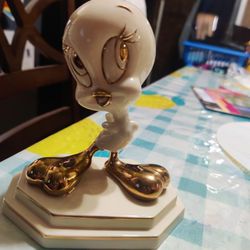 LENOX DISNEY LOONEY TUNES COLLECTION - TWEETY - PORCELAIN FIGURINE
