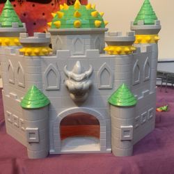Super Mario- Bowser Play Castle