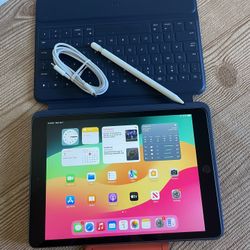 Apple iPad 7th Generation 128GB With Logitech Keyboard and Pencil