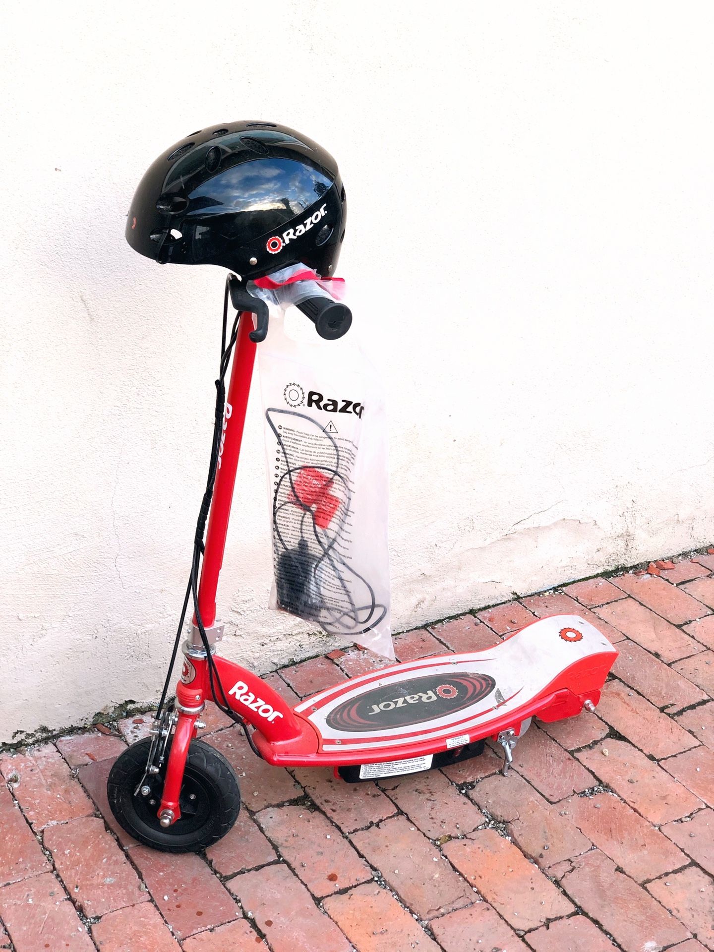 Razor electric scooter e175 for Sale in San Diego, CA OfferUp