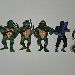 NINJA TURTLE TOY SET
