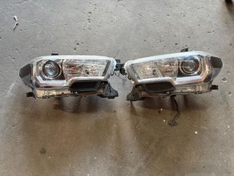 2018 Toyota Tacoma OEM headlights