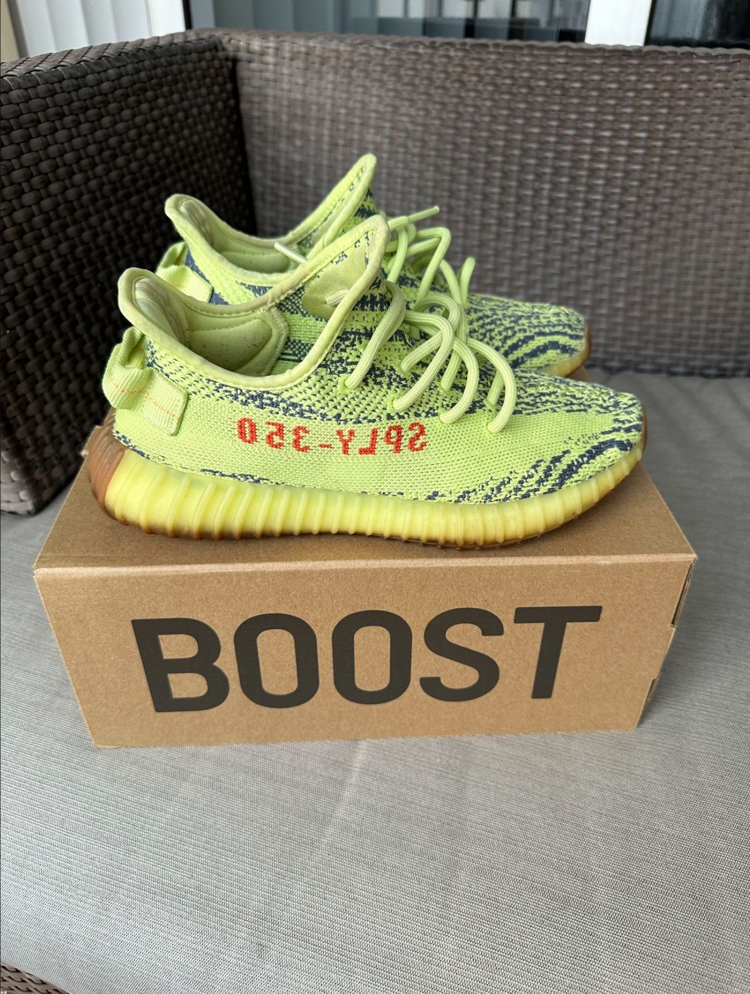 Yeezy Boost 350 V2 in Green. Size US 6 or 38 2/3. Authentic