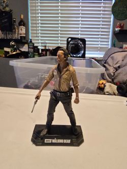 Rick grimes walking dead figure