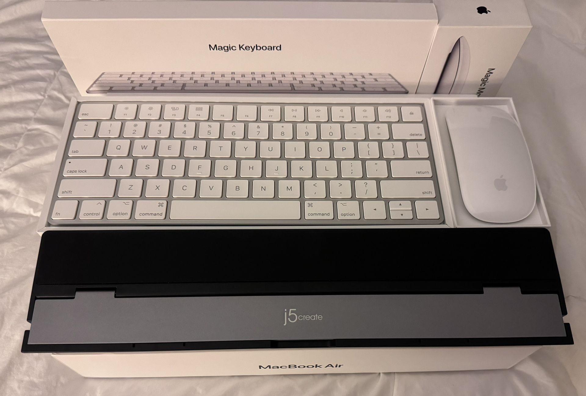 Apple Accessories: Magic Keyboard 2, Magic Mouse 2
