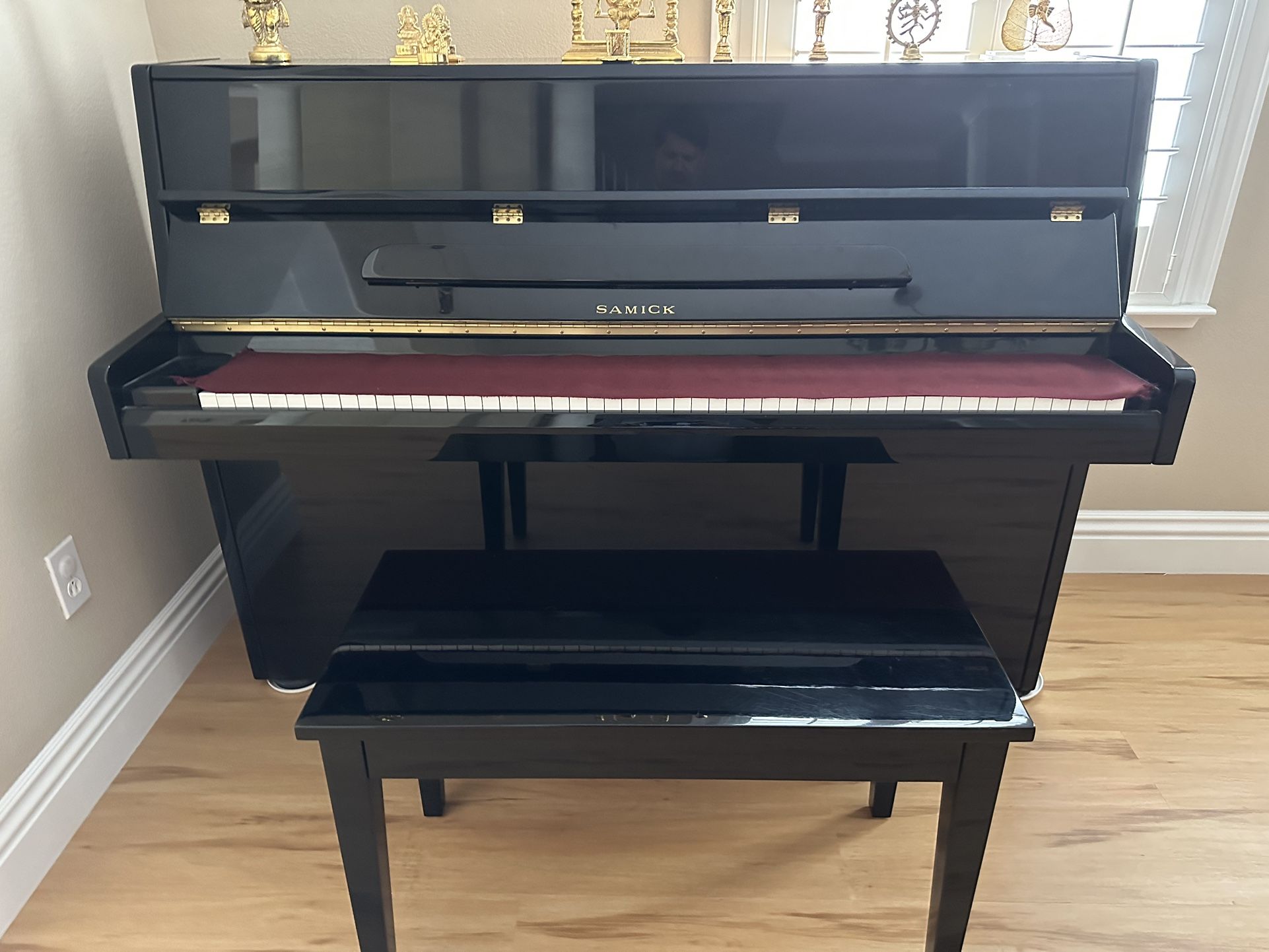Samick Upright JS-042 Piano For Sale