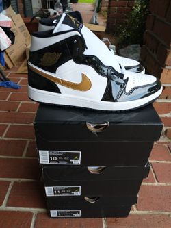 New Air Jordan mid SE men sizes 10, 10.5, 11.5 Black and Gold Saints