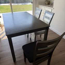 Dining Table Set With 4 Matching Chairs