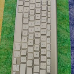 APPLE MAGIC KEYBOARD WIRELESS BLUETOOTH