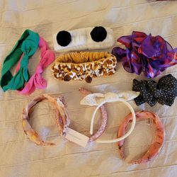 Hair accessories New and like new. 10 items