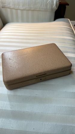 Vintage Fashioned by Farrington Genuine Texol Travel Jewelry Box