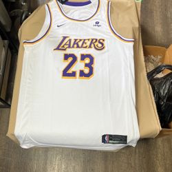 Lakers jersey Lebron James Size XL