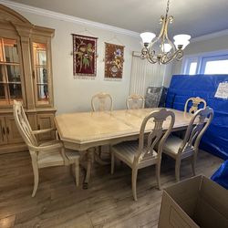 Duncan Phyfe Style Dining Table Chairs