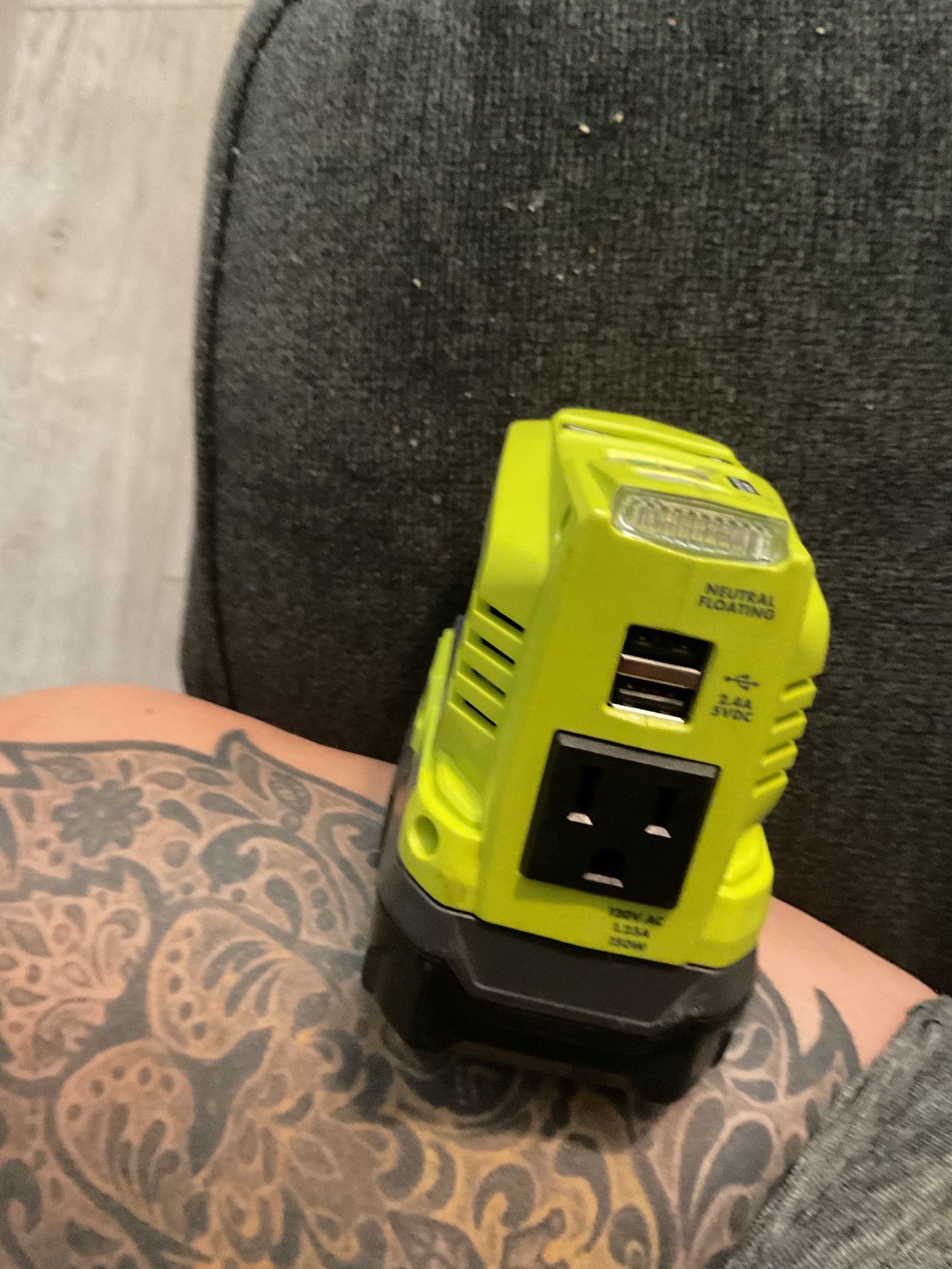 Flash light/multi tool