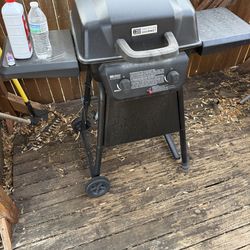 Small gas grill