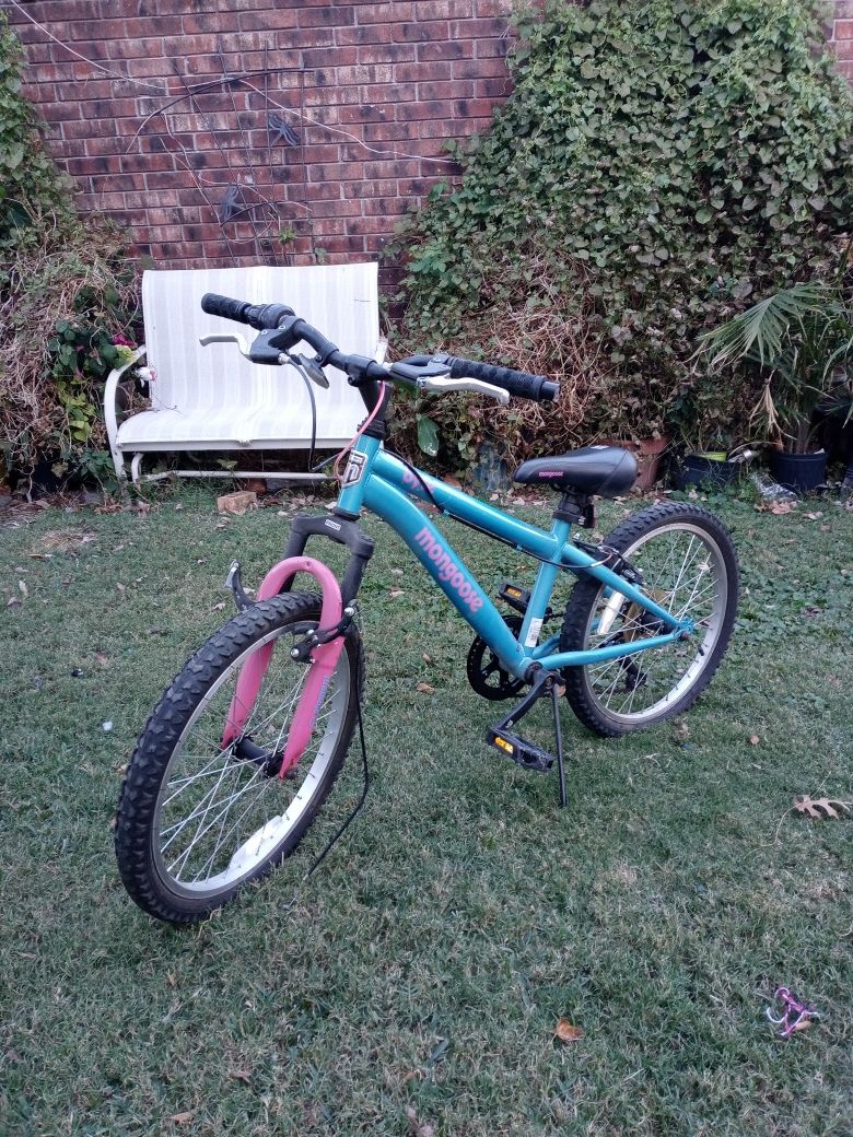 Girls mongoose bike