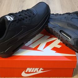Nike Air Max Size 5.5y/6y And 6.5y Youths