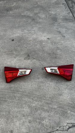2013-2015 Toyota RAV4 Passenger Right And Left Side Inner Tail Light Brake Lamps