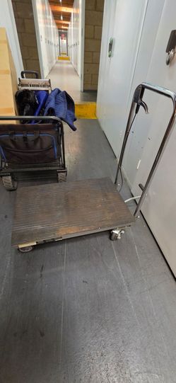 Pittsburgh Hydraulic table