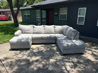 *FREE DELIVERY* Gray U Shaped Sectional Sofa