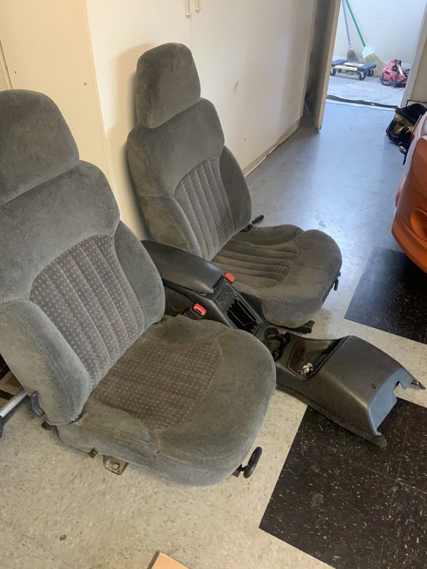2002 Chevy s10 buckets seats with center console for Sale in Modesto