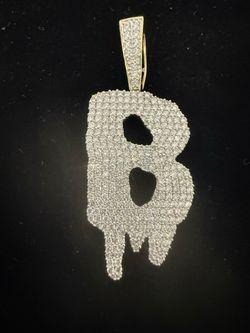 Diamond pendant 10 KT