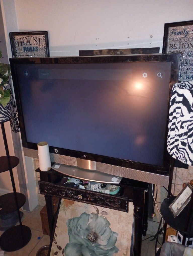 Vizio Gallevia 1080 Progressive Liquid Crystal HDTV 55'