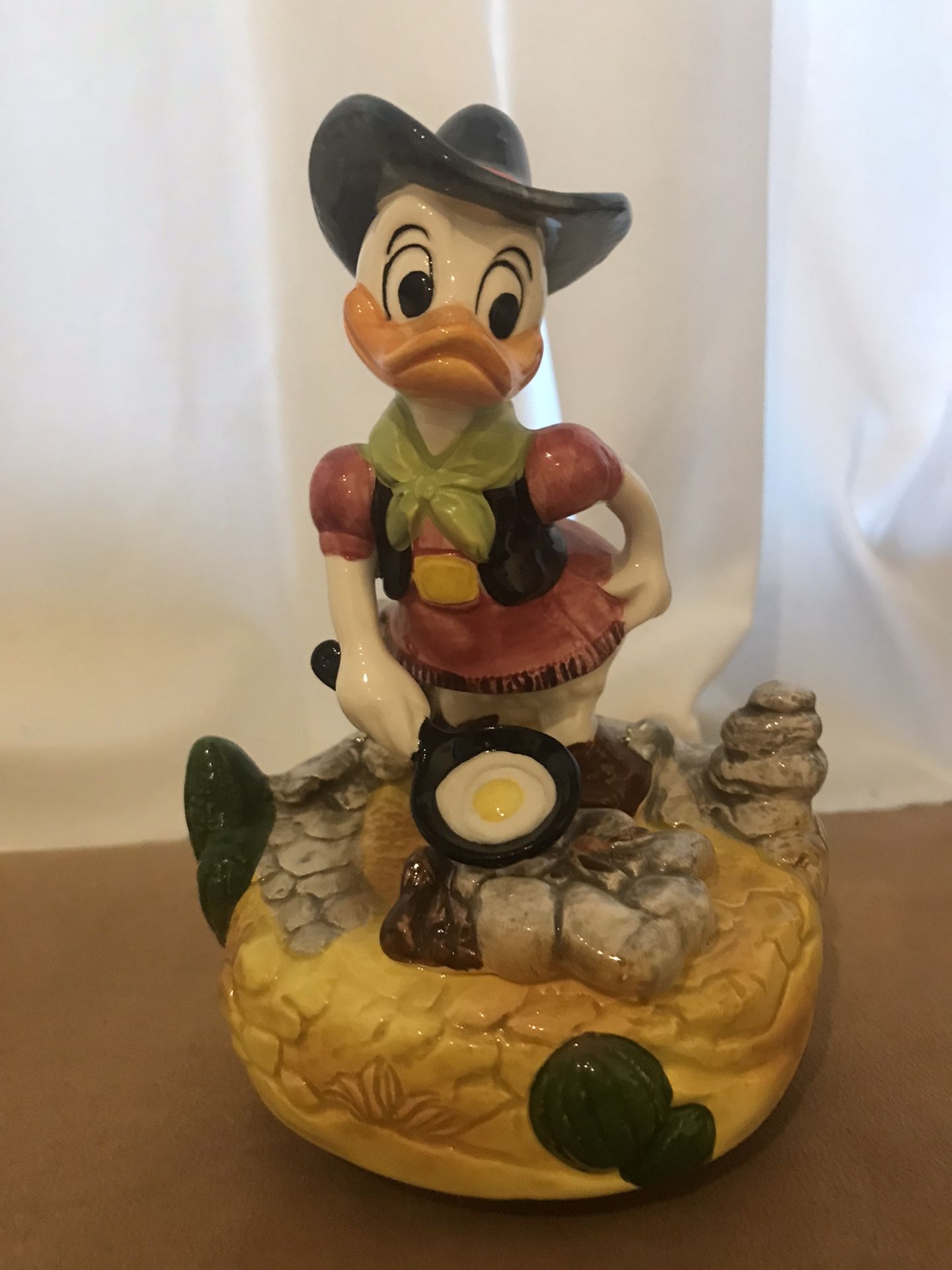 Donald Duck musical figurine Disney