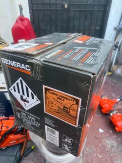 1600W Output / 3200 Peak 1086Wh Portable Battery Power Station with Push Button Start and Solar Charging - GB1000 like new $520 firm