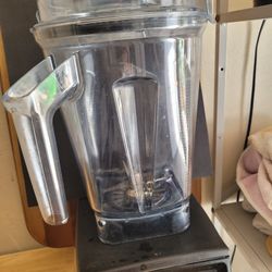 Vitamix A3500 Blender with Kitchen Scale