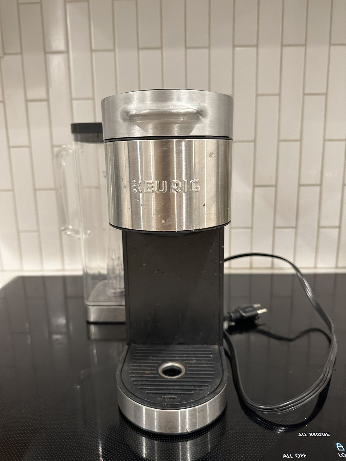 Keurig Coffee Maker & Hot Brewer K920