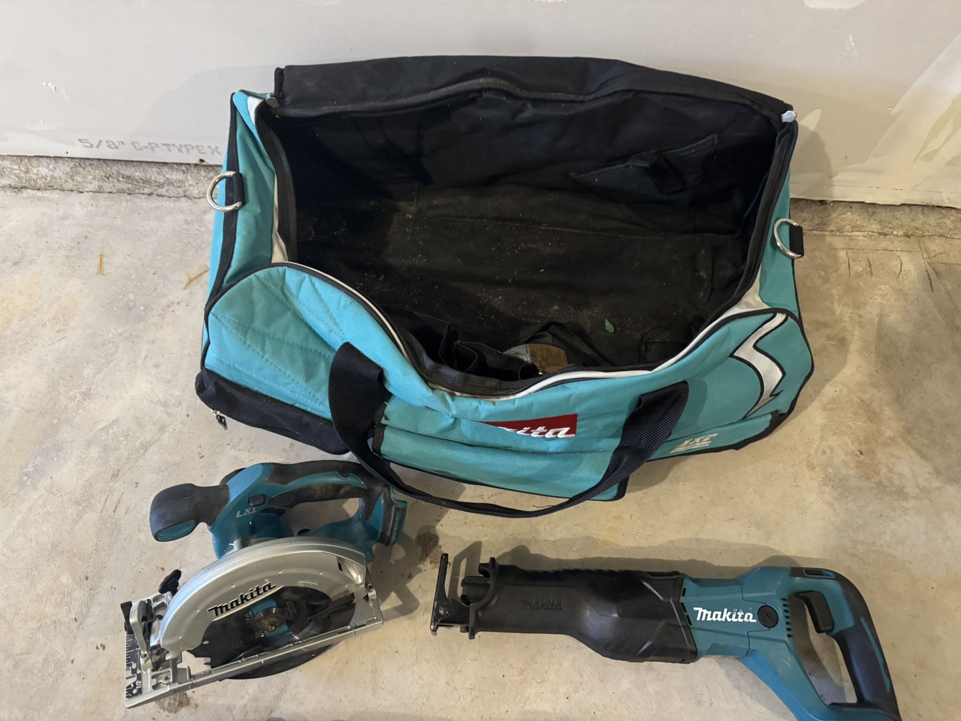 Mikita Power Tool Set