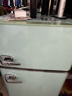 Insignia Mini Refrigerator – Great for a Bedroom