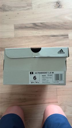 women’s Adidas ultra boost 1.0 brand new size 6 women’s ￼