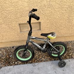 Kids Bike – Huffy Rock It 12” with Training Wheels