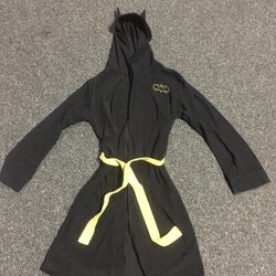 Batman boys size 10/12 lightweight hooded robe 