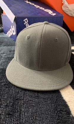 Fitted hat